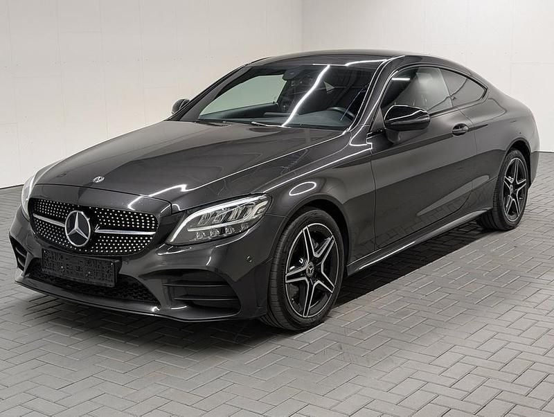 Grau Gebraucht 2019 Mercedes C180 AMG line Coupé | 22.480 € (Guter Preis) - Bild 1/4