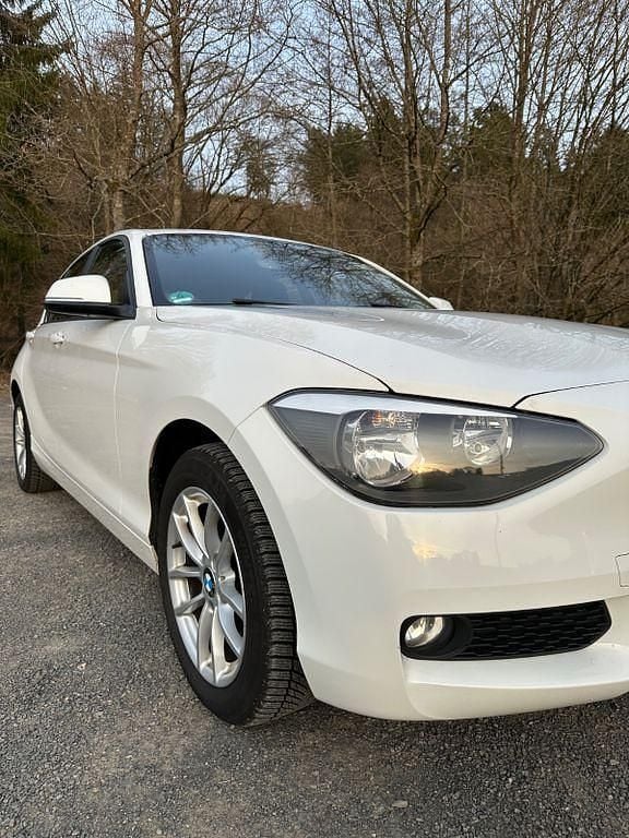 Gebraucht BMW 116 136 PS (100 kW) 2013 Weiß Kleinwagen