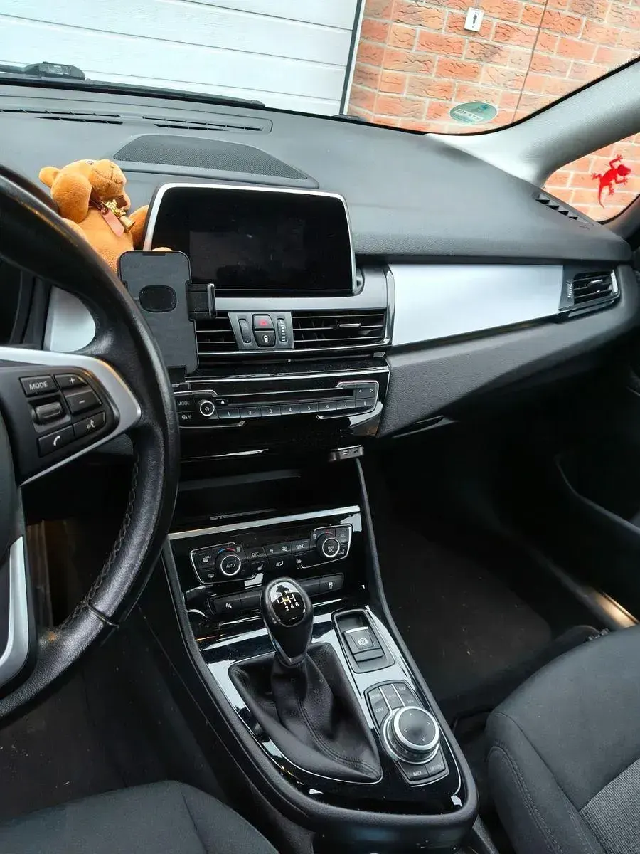 Gebraucht BMW 218 Active Tourer 150 PS (110 kW) 2018 Grau Van / Kleinbus