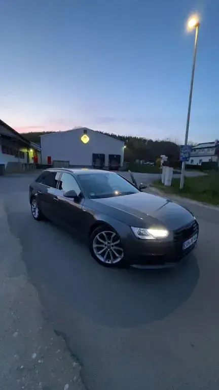 Gebraucht Audi A4 S-Line 150 PS (110 kW) 2018 Grau Kombi