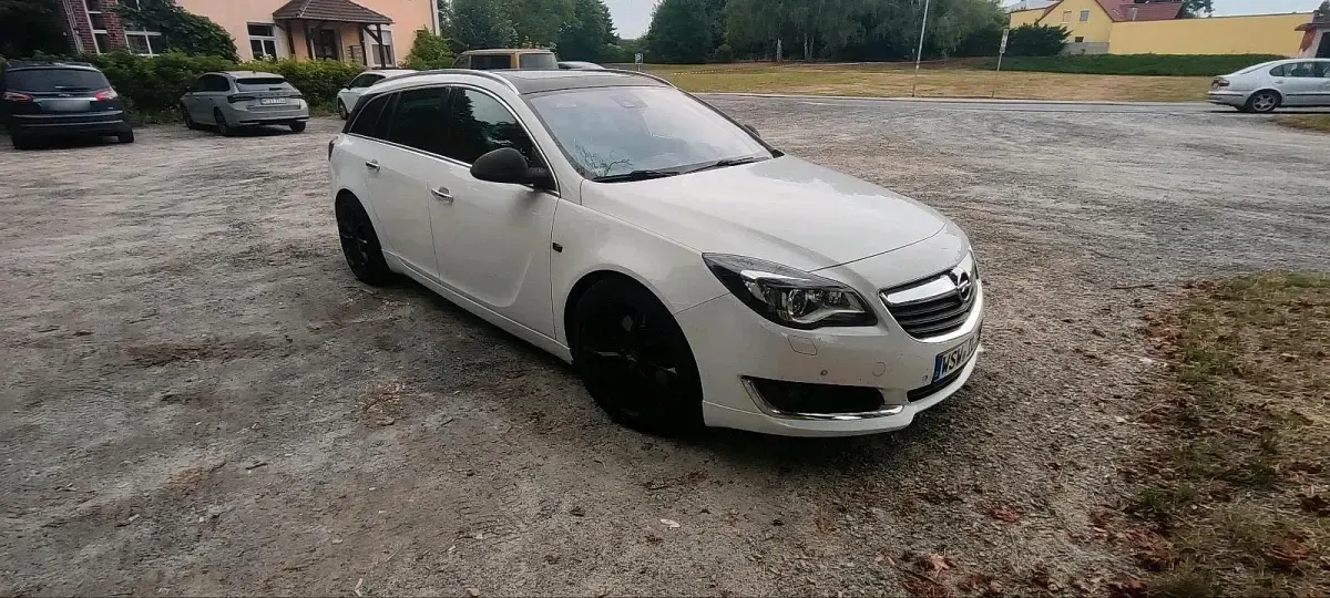 Gebraucht Opel Insignia 195 PS (143 kW) 2014 Weiß Kombi