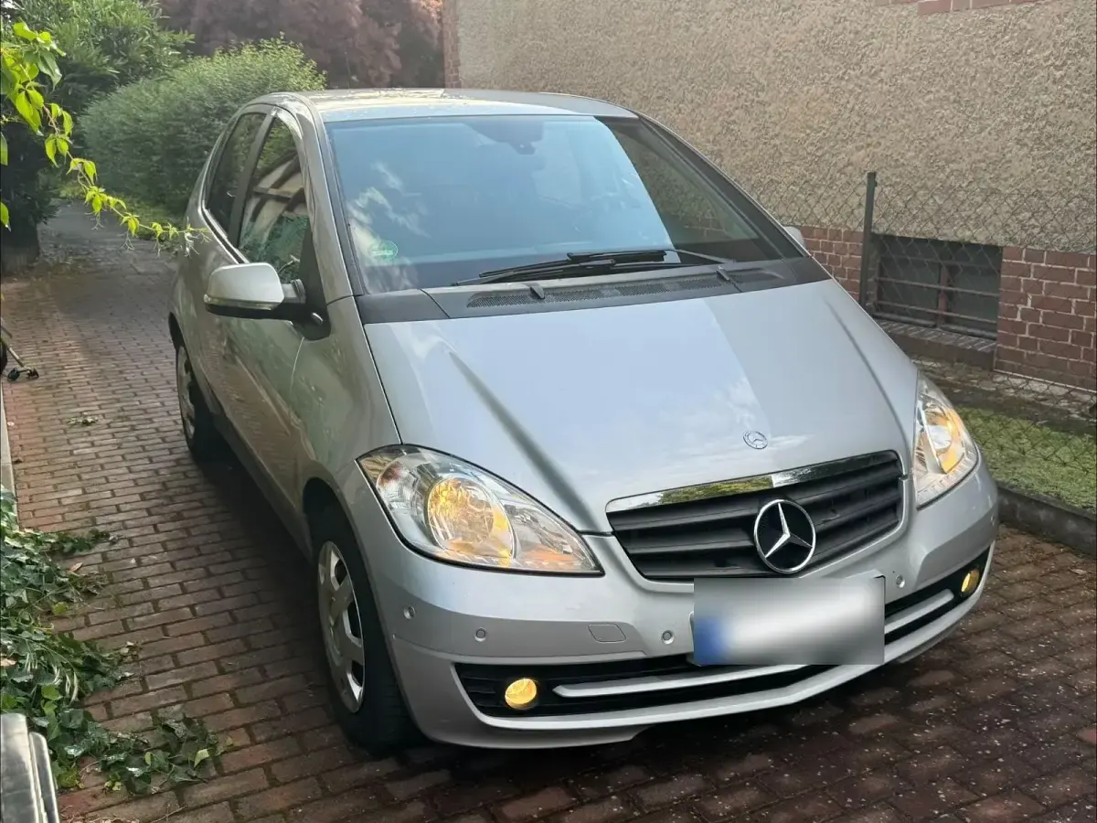 Gebraucht Mercedes A160 95 PS (69 kW) 2010 Silber Van / Kleinbus