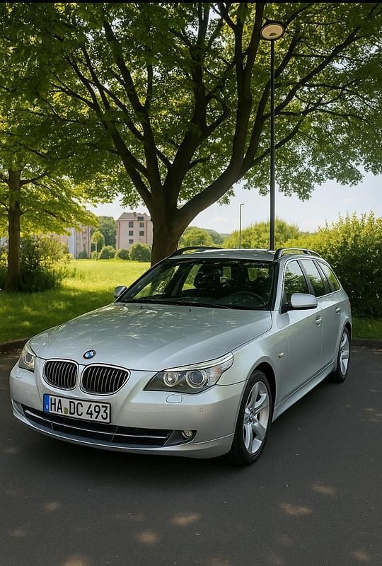 Grau Gebraucht 2009 BMW 525 Kombi | 3.198 € (Superpreis) - Bild 1/1