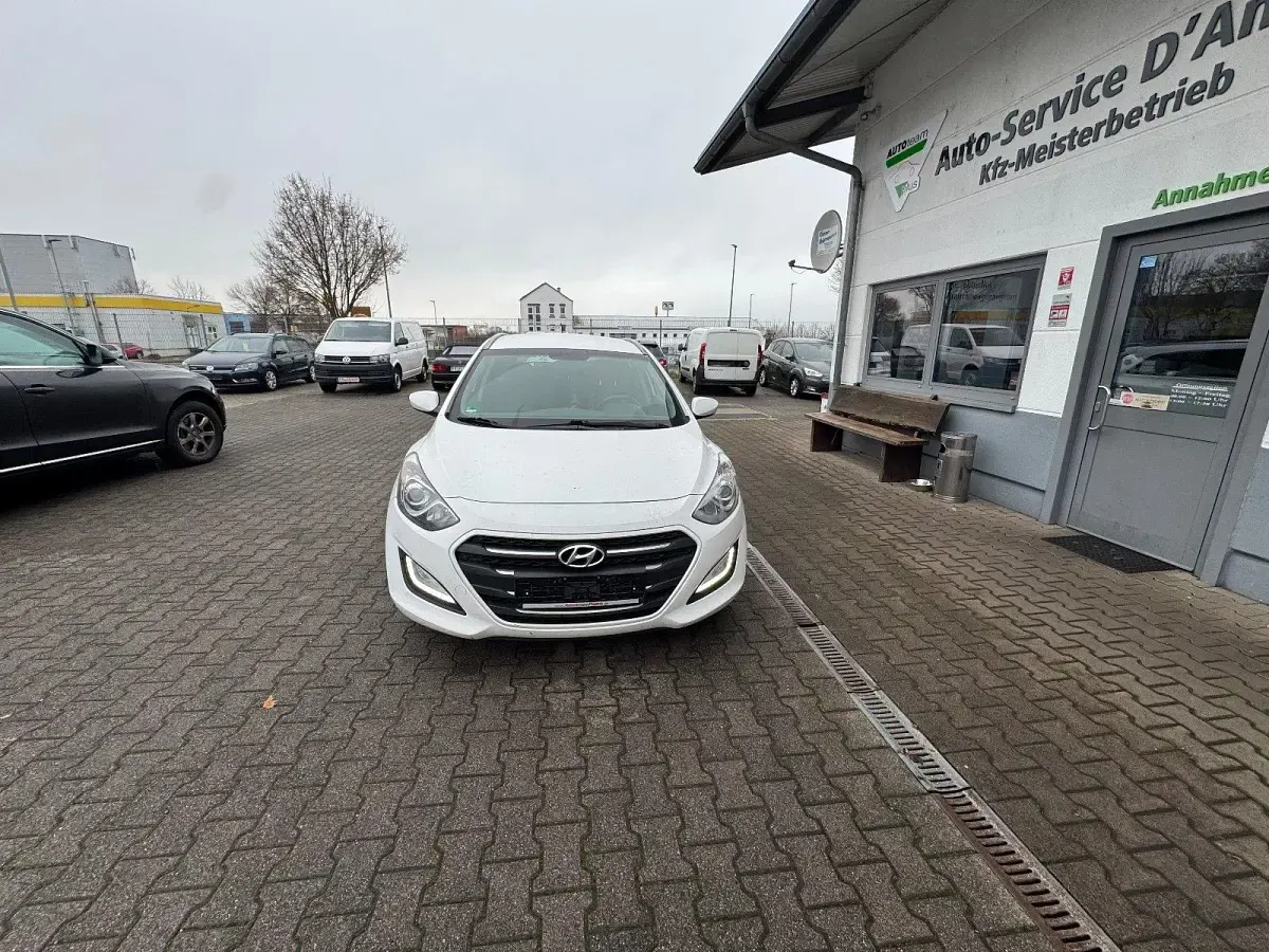 Second-hand Hyundai i30 110 CP (80 kW) 2017 Alb Break