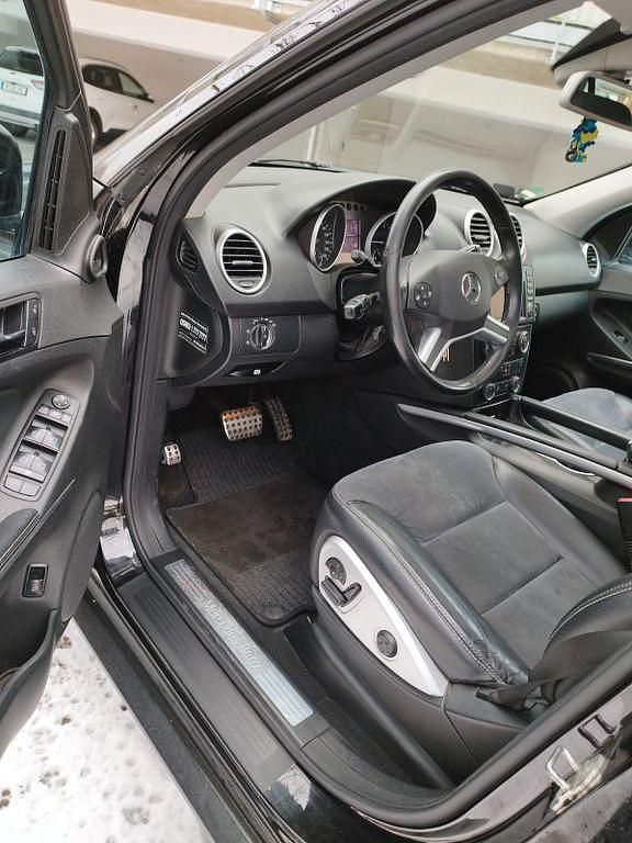 Gebraucht Mercedes 350 239 PS (175 kW) 2010 Schwarz SUV