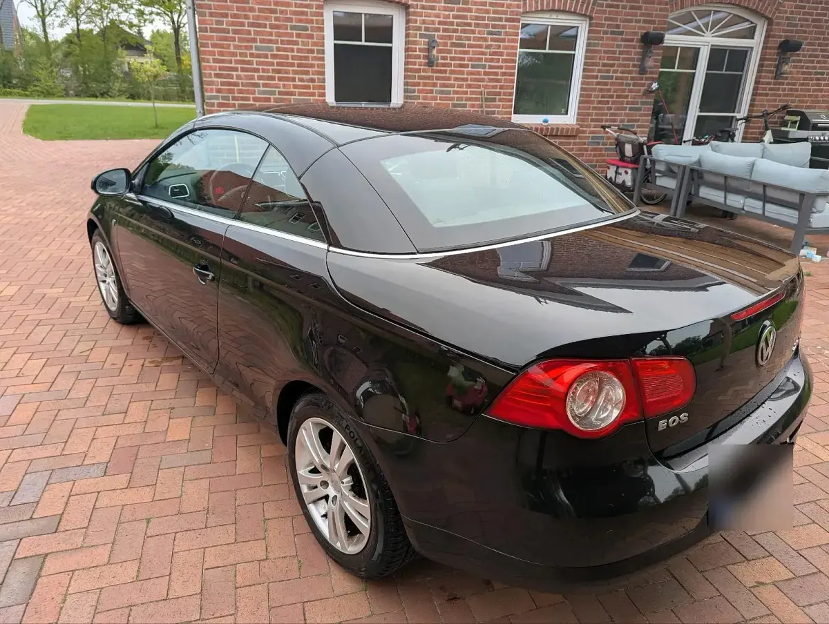 Usata VW Eos 140 CV (102 kW) 2008 Nero Cabrio