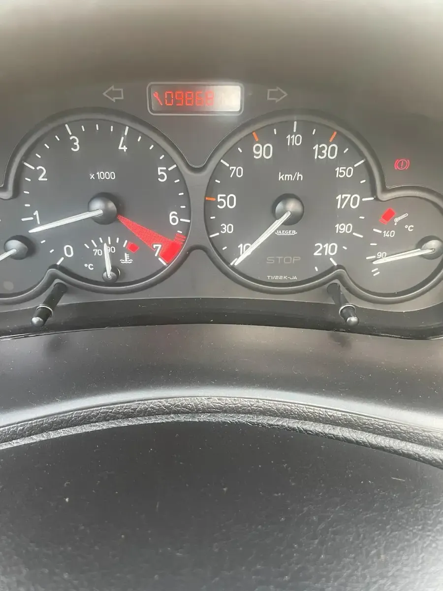 Gebraucht Peugeot 206 80 PS (58 kW) 2003 Rot Cabrio