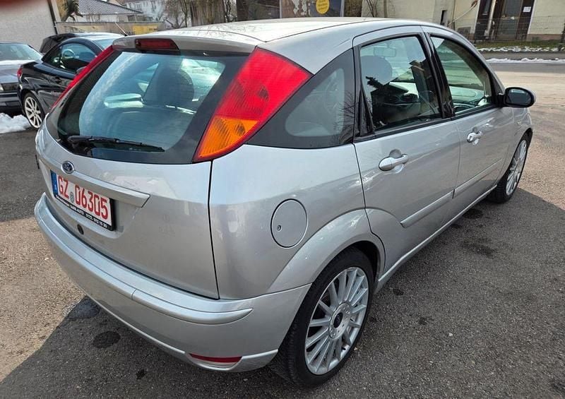 Gebraucht Ford Focus ST 173 PS (127 kW) 2003 Silber Limousine