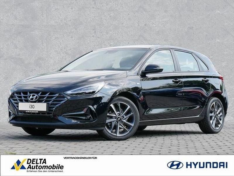 Phantom black Gebraucht 2022 Hyundai i30 Trend Limousine | 14.475 € (Fairer Preis) - Bild 1/4