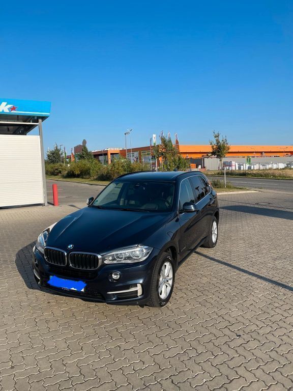 Blau Gebraucht 2015 BMW X5 Sport Line SUV | 19.500 € (Superpreis) - Bild 1/4