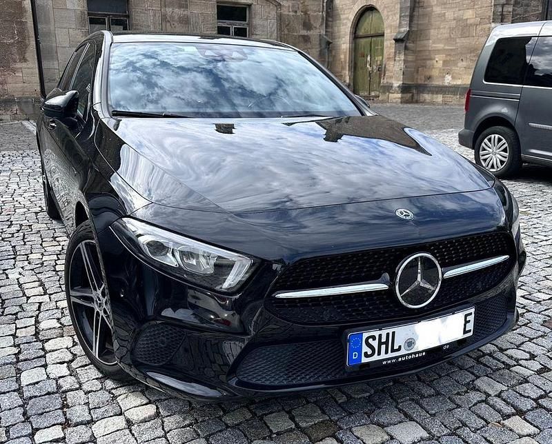 Schwarz Gebraucht 2020 Mercedes A250 Limousine | 20.200 € (Guter Preis) - Bild 1/4
