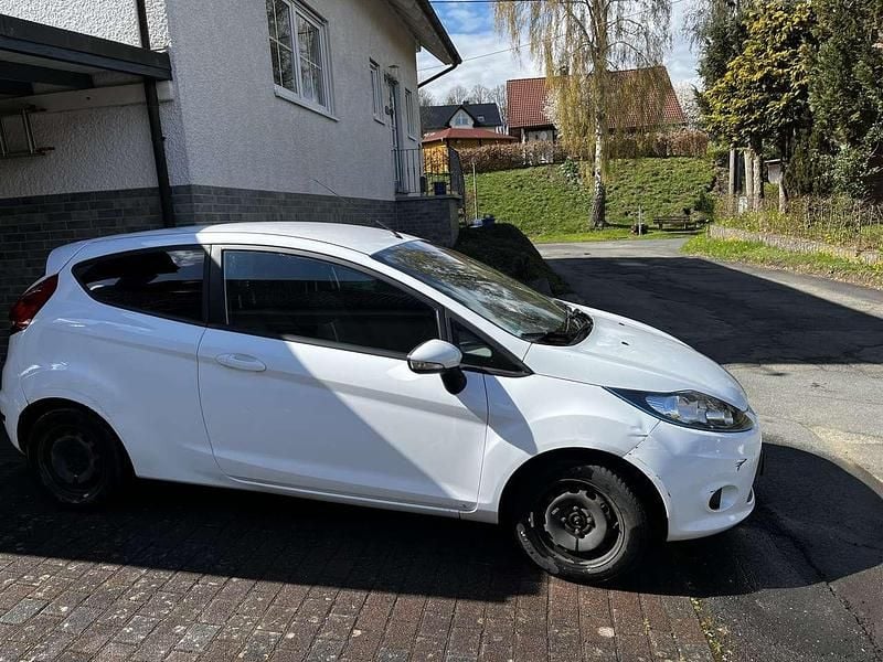 Gebraucht Ford Fiesta Trend 82 PS (60 kW) 2011 Limousine