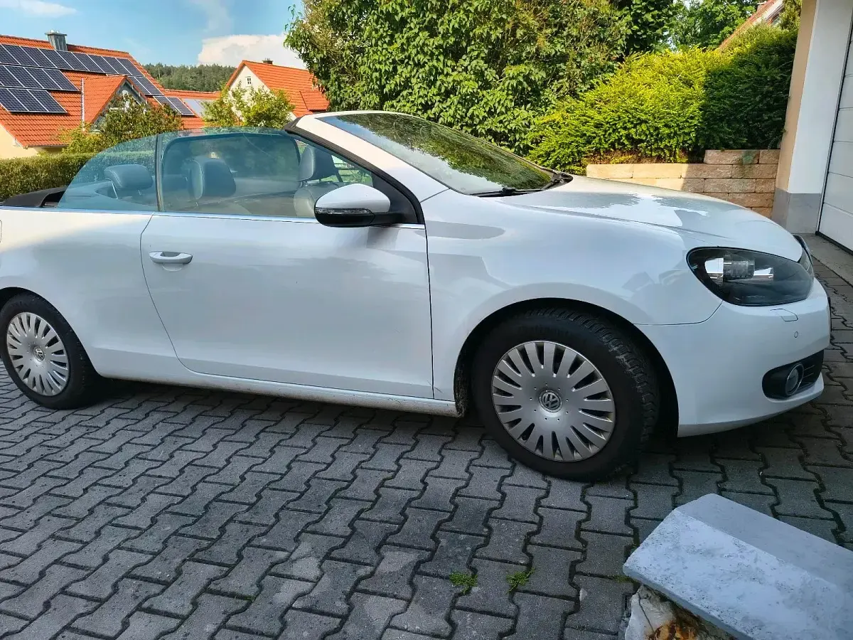 Gebraucht VW Golf 105 PS (77 kW) 2011 Weiß Cabrio