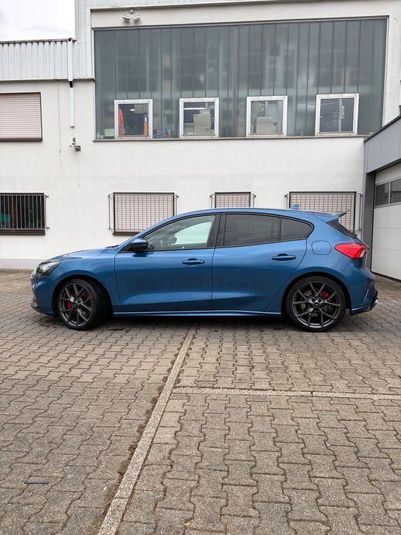 Usata Ford Focus ST 280 CV (205 kW) 2020 Blu Berlina