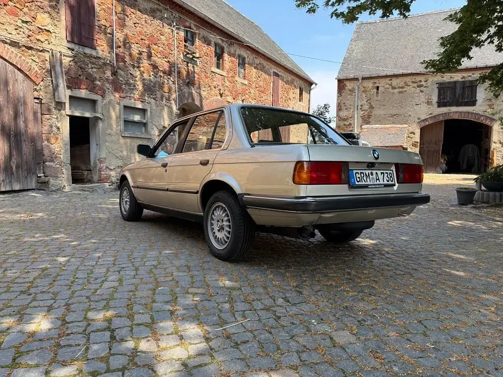 Gebraucht BMW 316 90 PS (66 kW) 1984 Beige Limousine