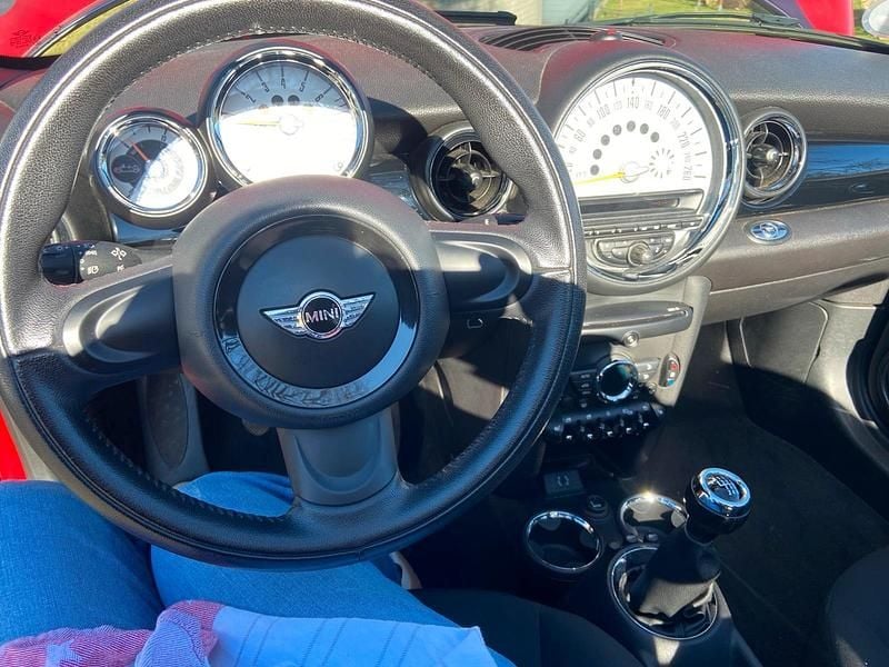 Usado Mini Cooper Cabriolet 122 HP (89 kW) 2013 Vermelho Cabrios