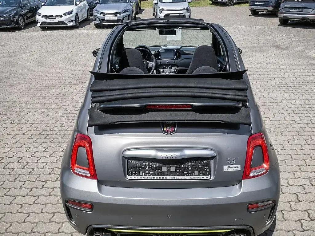 Gebraucht Abarth 595C Pista 160 PS (117 kW) 2019 Colore esterno (asphalt grau) Cabrio