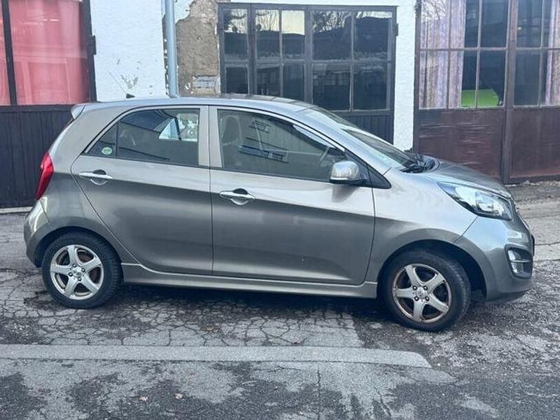 Gebraucht Kia Picanto Spirit 69 PS (50 kW) 2011 Titaniumsilber met. Kleinwagen