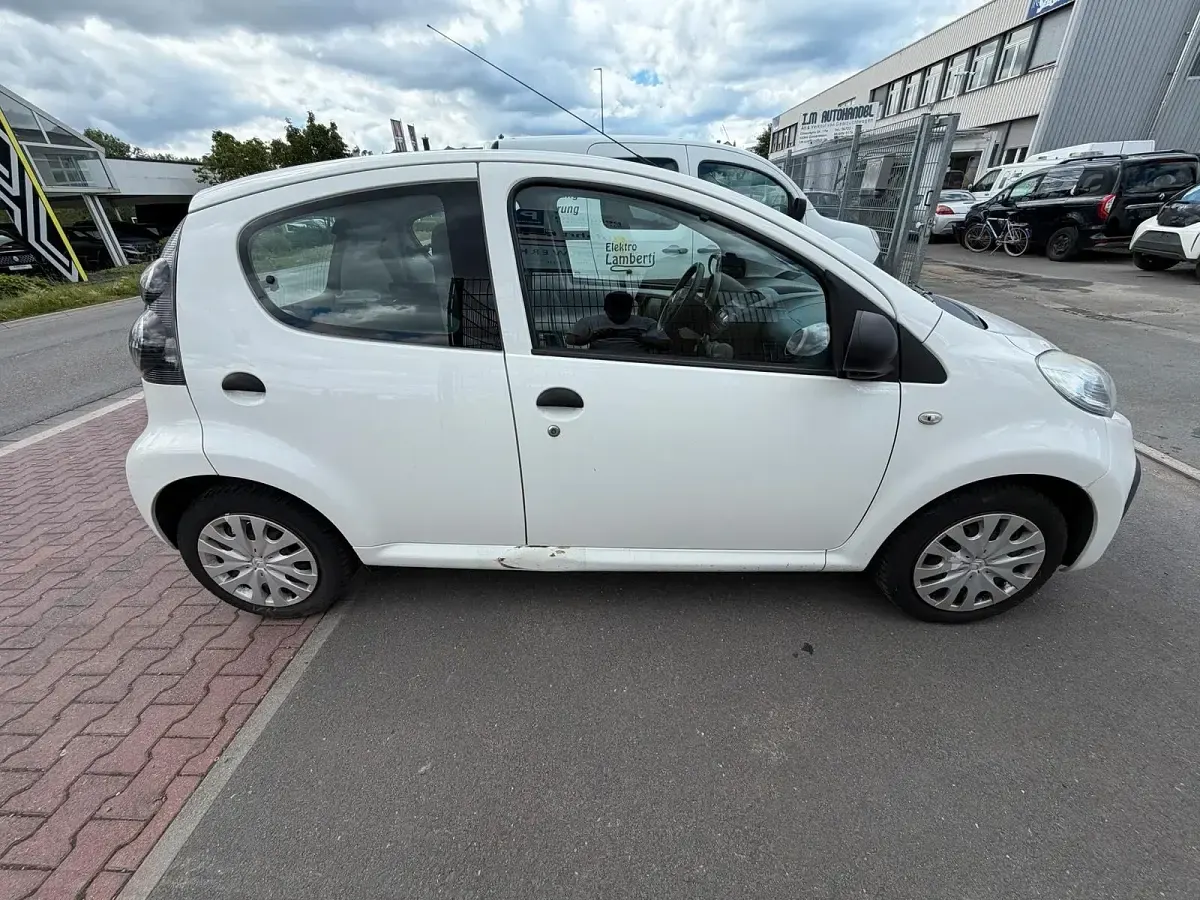 Gebraucht Citroën C1 68 PS (50 kW) 2013 Weiß Kleinwagen