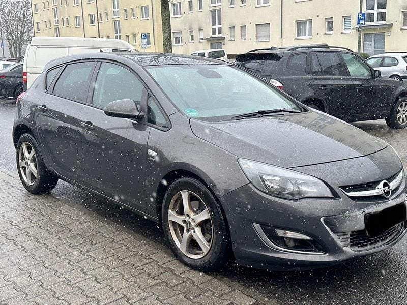 Grau Gebraucht 2013 Opel Astra Active Limousine | 1.900 € (Superpreis) - Bild 1/4
