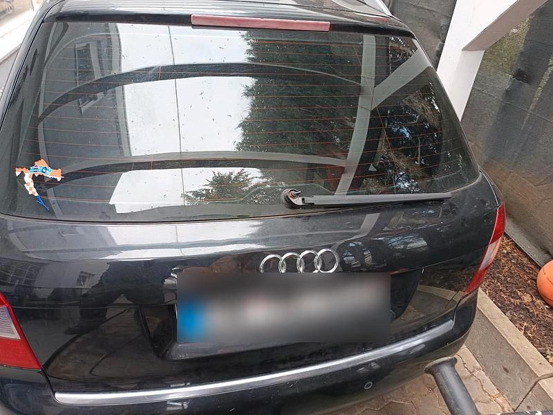 Gebraucht Audi A4 130 PS (95 kW) 2002 Schwarz Kombi