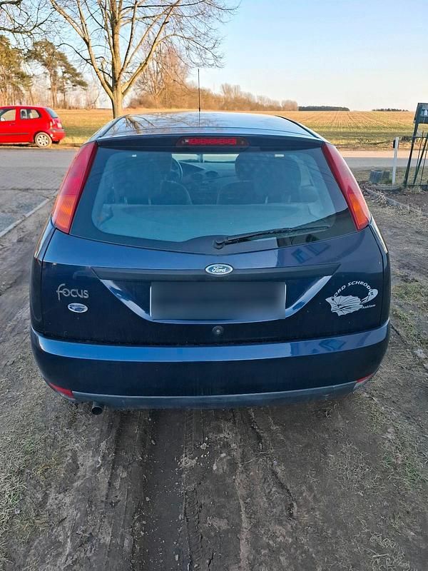 Gebraucht Ford Focus 75 PS (55 kW) 2000 Blau Coupé