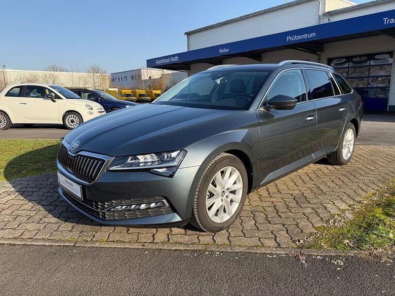 Gebraucht Skoda Superb Style 150 PS (110 kW) 2021 Quarzgrau metallic Kombi