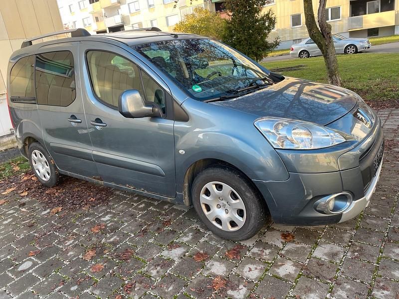 Blau Gebraucht 2011 Peugeot Partner Family Van | 2.250 € (Superpreis) - Bild 1/4