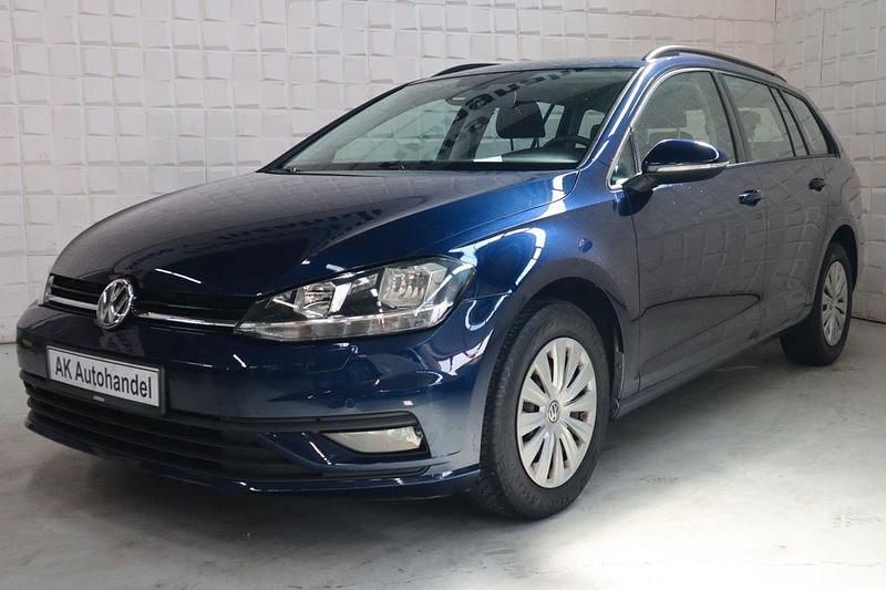 Blau Gebraucht 2019 VW Golf VII Trendline Kombi | 14.690 € (Fairer Preis) - Bild 1/4