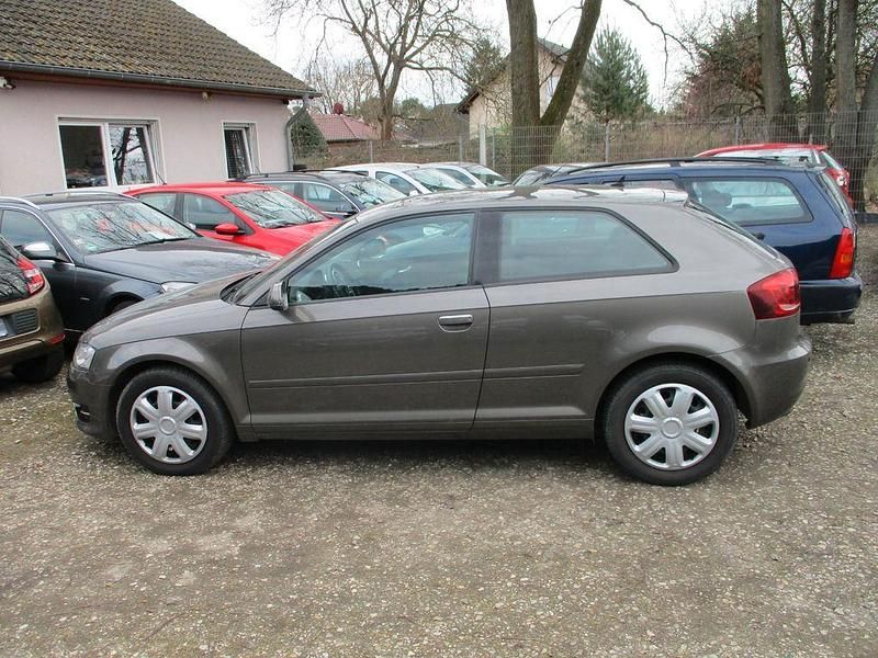 Gebraucht Audi A3 Attraction 125 PS (91 kW) 2010 Grau Kleinwagen