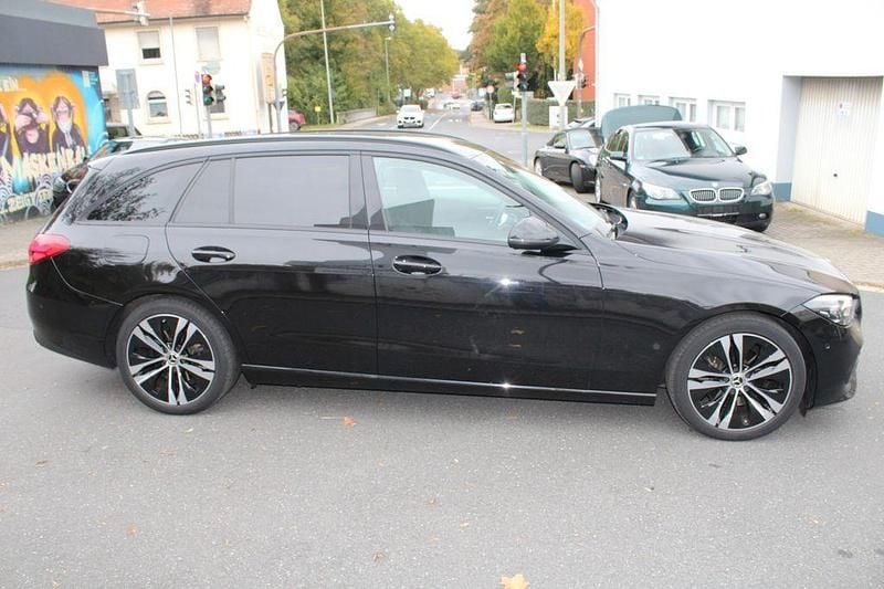 Second-hand Mercedes C220 Night 200 CP (147 kW) 2021 Negru Berlinǎ