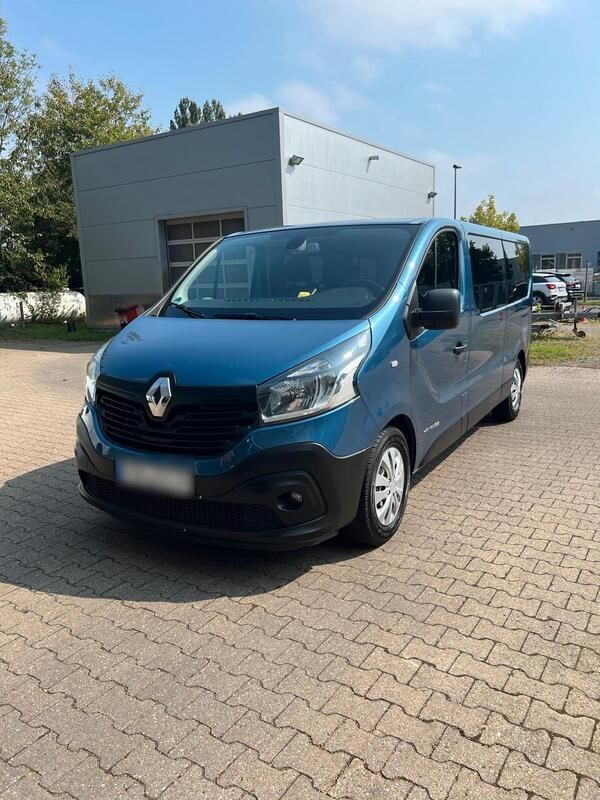 Blau Gebraucht 2015 Renault Trafic Van | 12.900 € - Bild 1/4