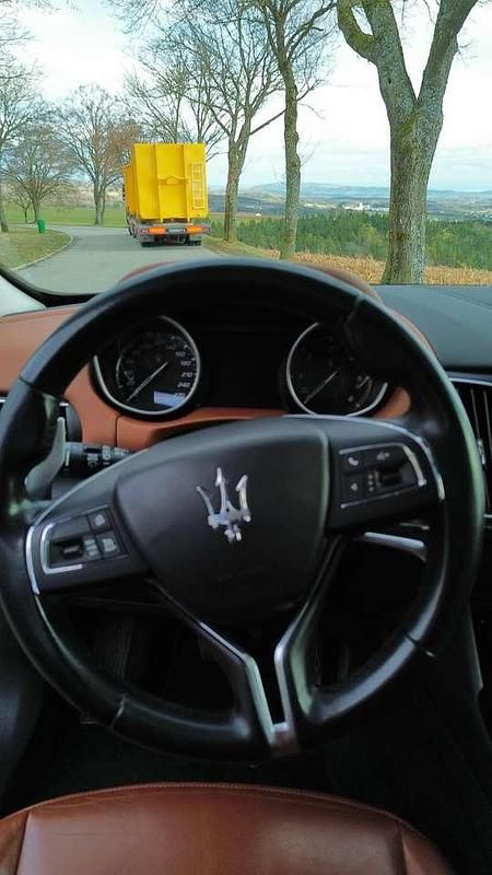 Gebraucht Maserati Levante 275 PS (202 kW) 2016 Schwarz SUV