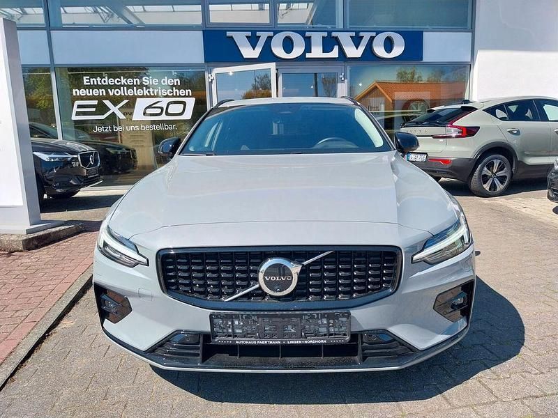 Gebraucht Volvo V60 Plus 197 PS (144 kW) 2025 Grau Kombi