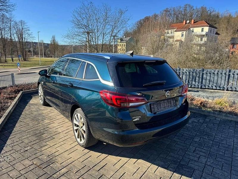 Gebraucht Opel Astra Dynamic 136 PS (100 kW) 2016 Grün metalic Kombi