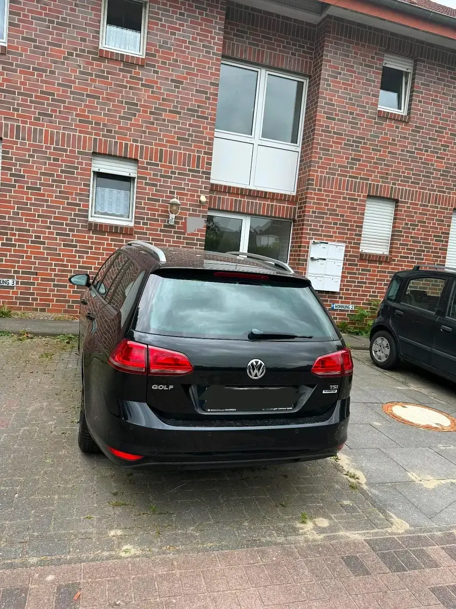 Gebraucht VW Golf VII LOUNGE 122 PS (89 kW) 2015 Schwarz Kombi