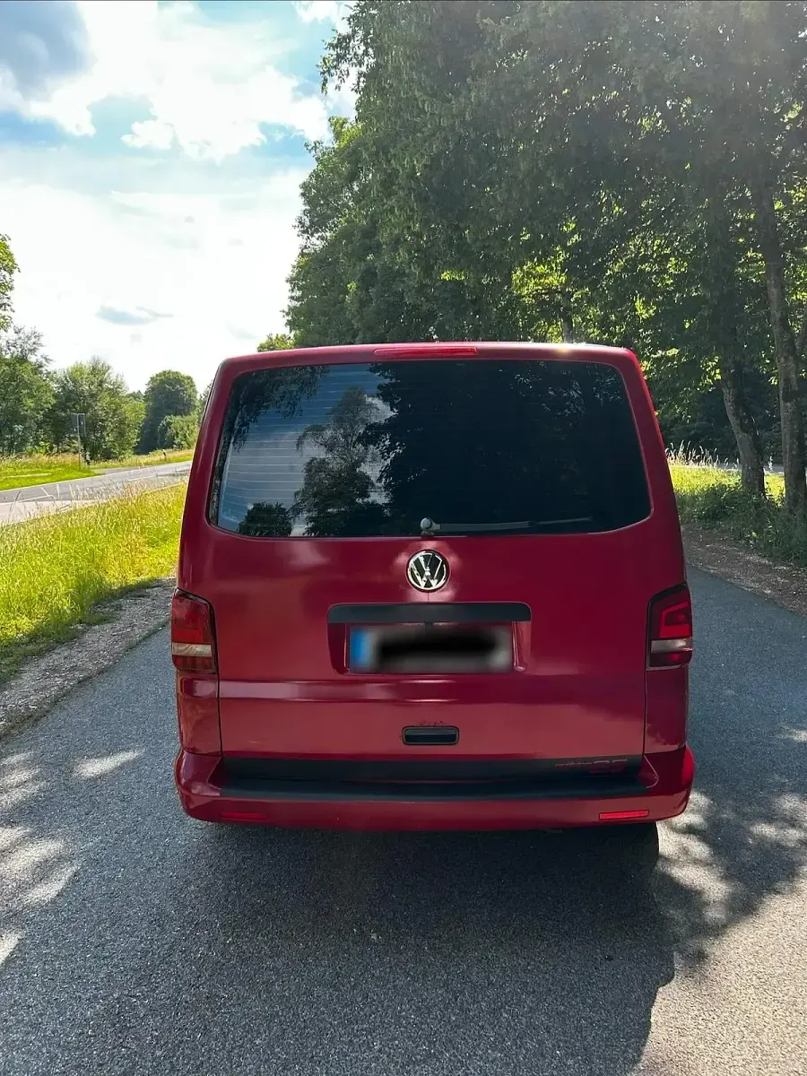 Gebraucht VW Multivan 102 PS (75 kW) 2010 Rot Van / Kleinbus