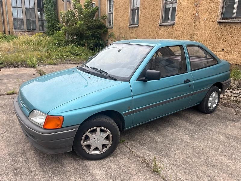 Gebraucht Ford Escort 51 PS (37 kW) 1991 Grün Coupé