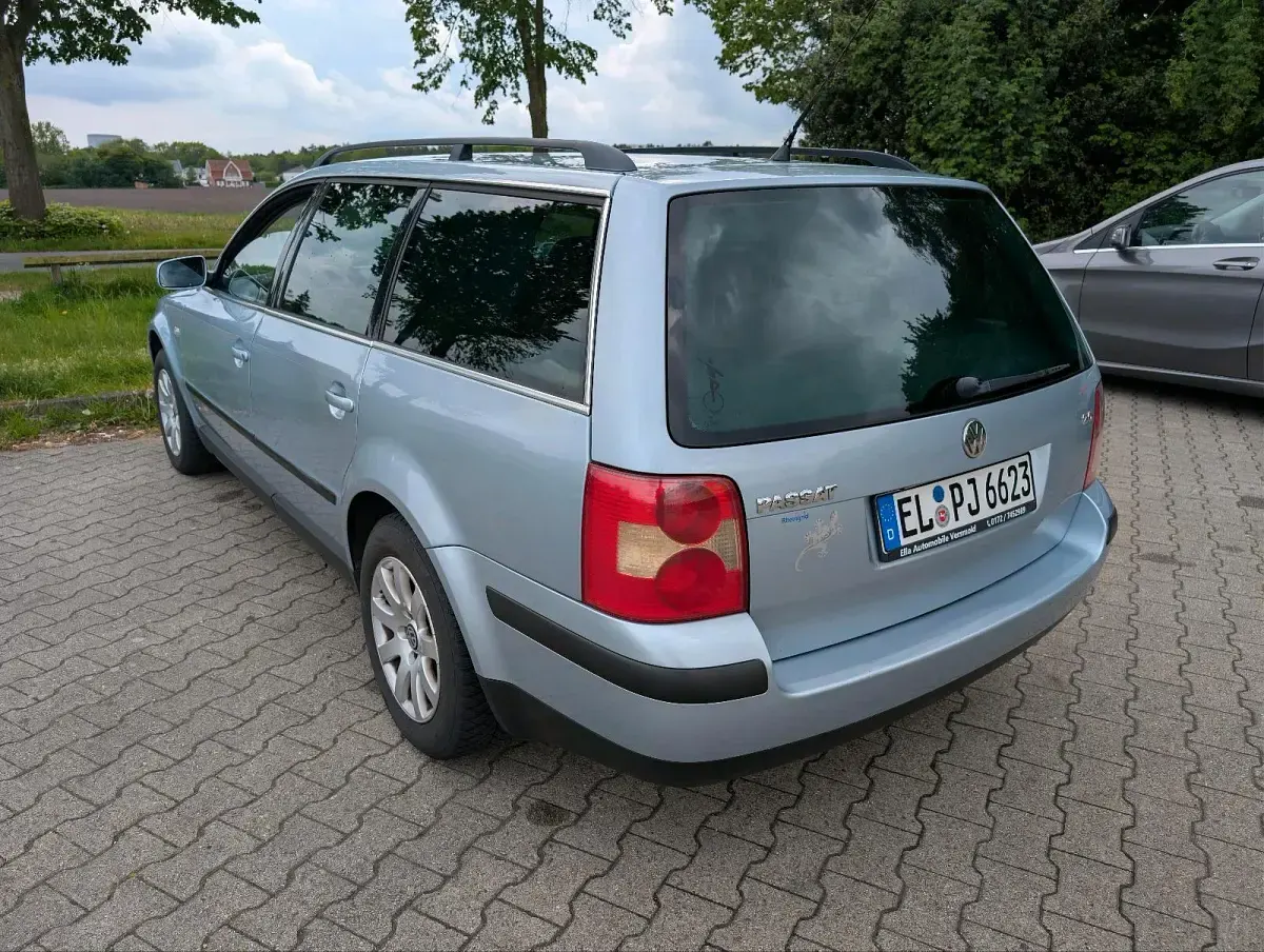 Gebraucht VW Passat 130 PS (95 kW) 2003 Blau Kombi