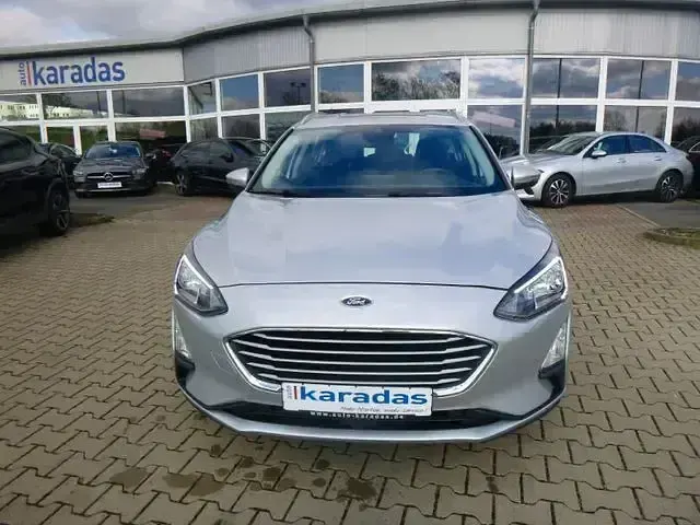 Używany Ford Focus 101 KM (74 kW) 2020 Srebrny Sedan/Limuzyna