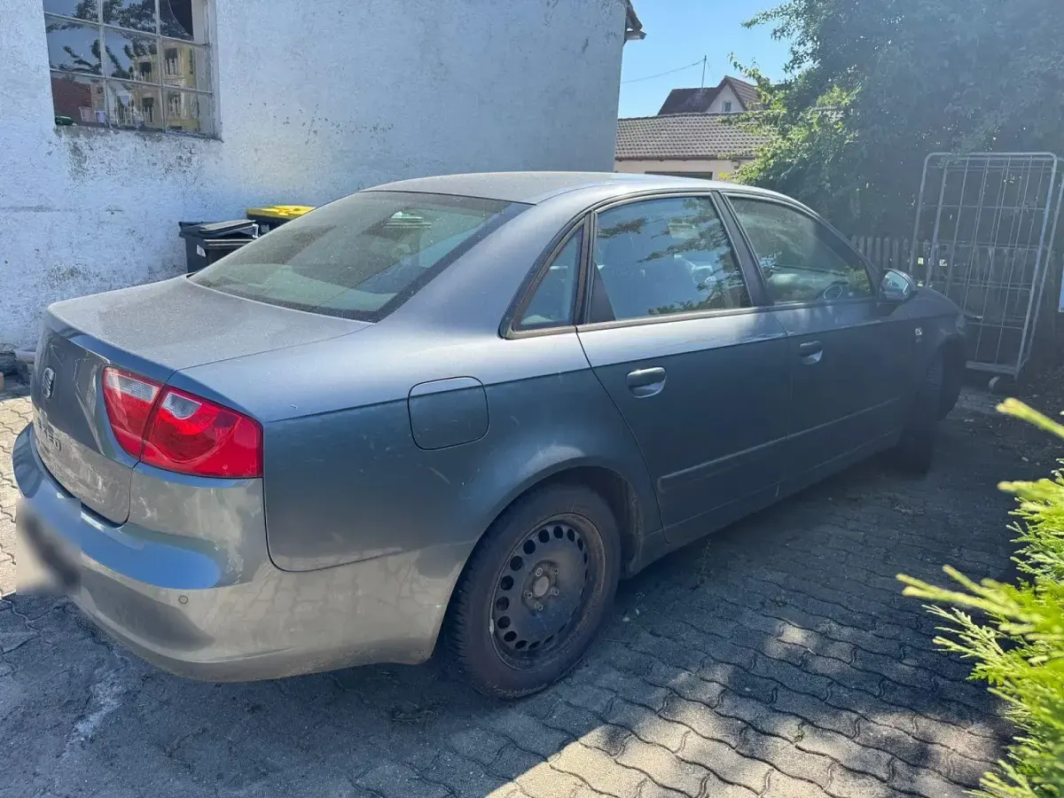Gebraucht Seat Exeo Style 120 PS (88 kW) 2012 Grau Limousine