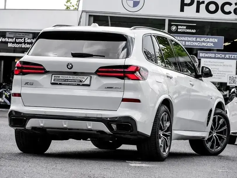 Gebraucht BMW X5 M Sport 298 PS (219 kW) 2025 Weiß SUV