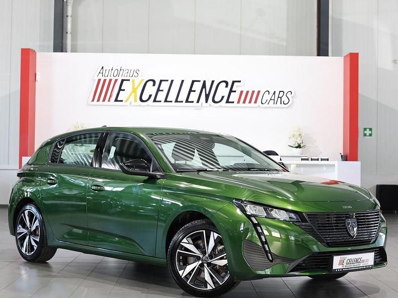 Second-hand Peugeot 308 Active 181 CP (133 kW) 2022 Verde Berlinǎ