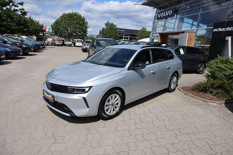 Neu Opel Astra Edition 131 PS (96 kW) 2025 Kristall silber metallic Kombi