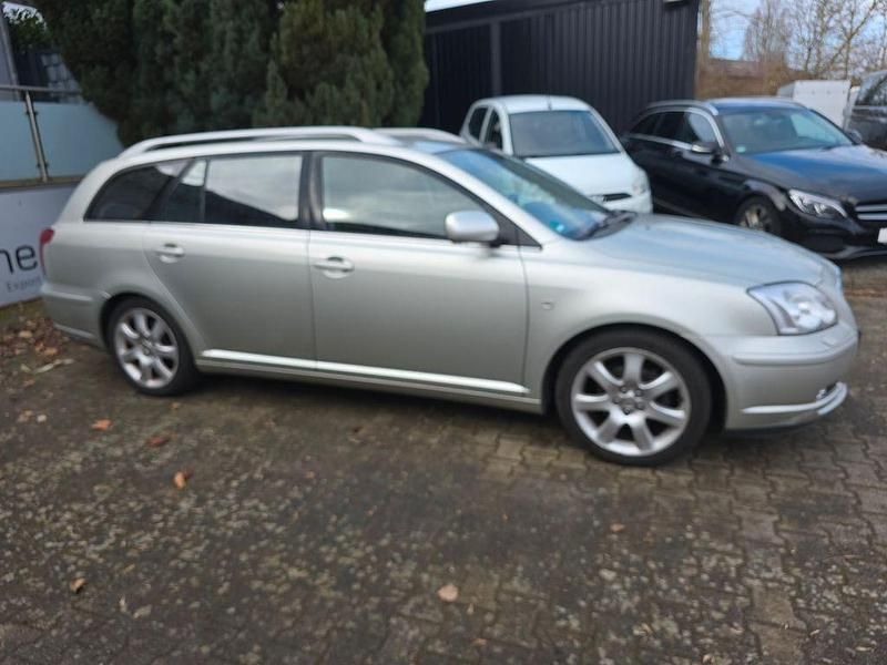 Gebraucht Toyota Avensis 129 PS (94 kW) 2004 Silber Kombi