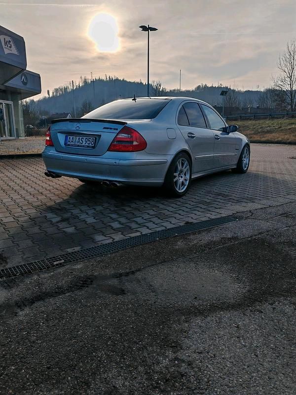 Gebraucht Mercedes E500 306 PS (225 kW) 2003 Silber Limousine