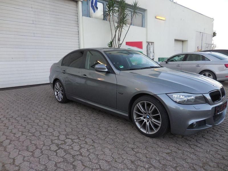 Gebraucht BMW 320 170 PS (125 kW) 2011 Grau Limousine