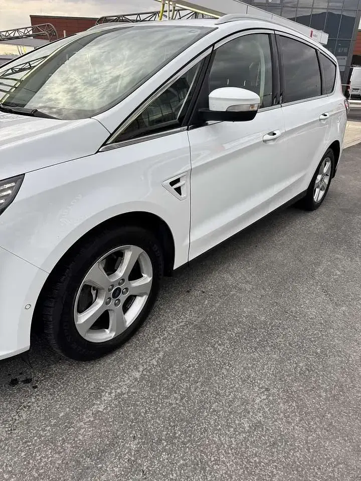 Gebraucht Ford S-MAX Titanium 150 PS (110 kW) 2019 Weiß Van / Kleinbus