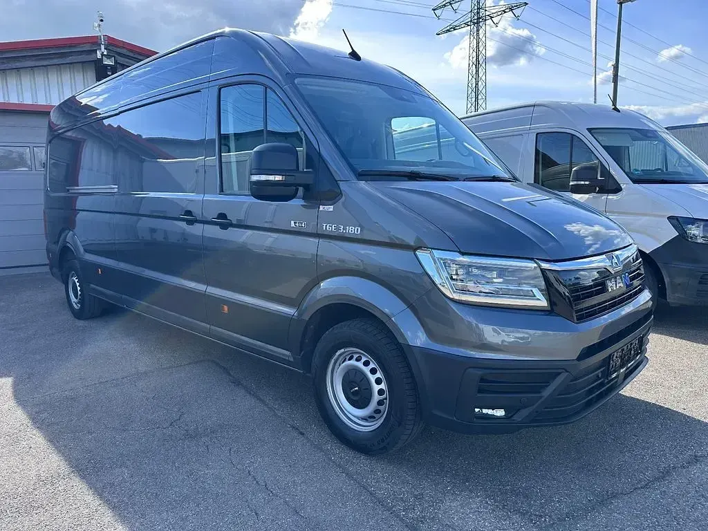 Gebraucht MAN TGE 177 PS (130 kW) 2021 Grau Van