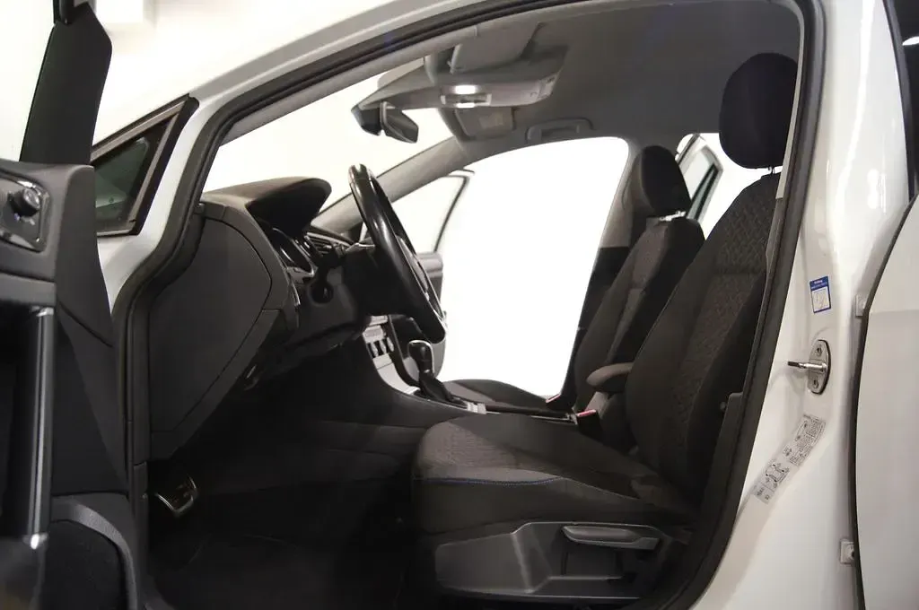 Używany VW Golf VII Join 150 KM (110 kW) 2019 Biały Sedan/Limuzyna